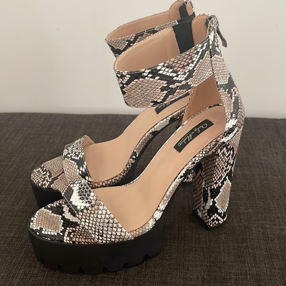 Onlymaker Womens Ankle Strap Snake Print Chunky Platform High Heel Party Sandals